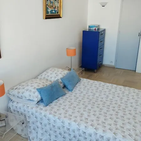 Beautiful 2 Bedrooms In A Private With Sea View Holiday home Cannes