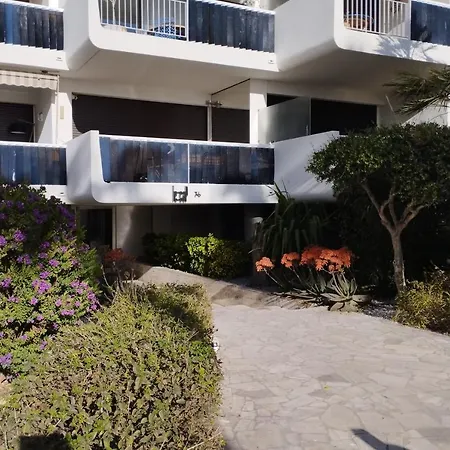 Beautiful 2 Bedrooms In A Private With Sea View Holiday home Cannes